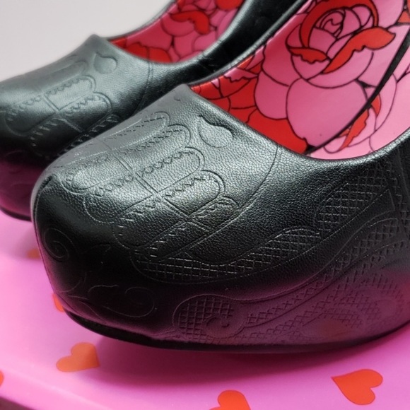 Iron Fist black sugar skull imprint platform pumps heels Size 5 7 NIB New in box - Picture 4 of 8